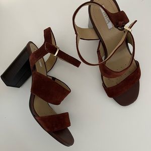 Gorgeous leather Geox heels 🤎